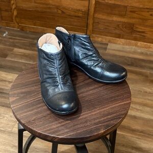 Denver Hayes Dark Leather Ankle Boots